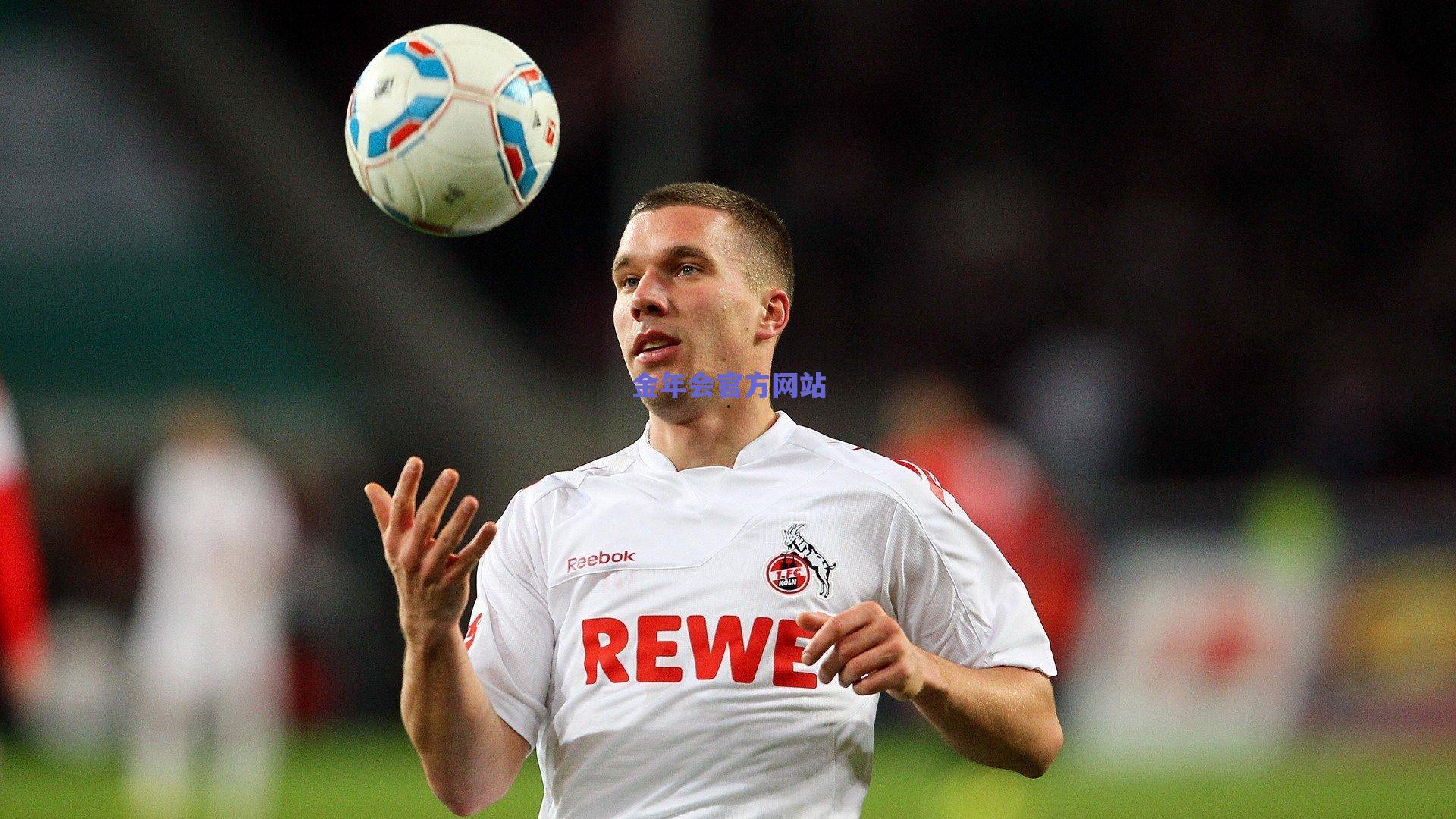 有排面 看看亚冠冠军俱乐部美女球员的赛场婚礼